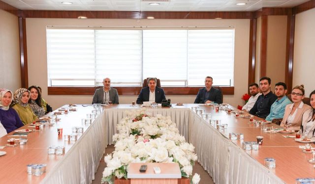 Başkan Göksu, Esenler Belediyesi'ne Yeni Atanan Memurlarla Tanıştı