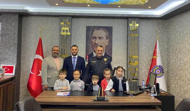 Altınova'da Çocuklar Asayişi Ele Aldı: Emniyet Müdürü Koltuğunu Devretti