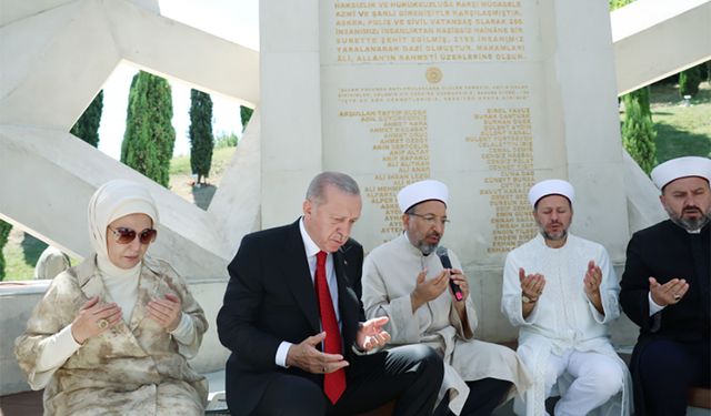 Cumhurbaşkanı Erdoğan: 15 Temmuz'u "Tiyatro" Olarak Niteleyenleri Affetmeyeceğiz