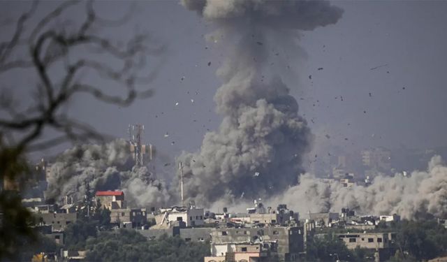 Gazze'de 9 Ay 15 Gündür Süren Bombardımanda Şehit Sayısı 38 Bin 983'e Ulaştı