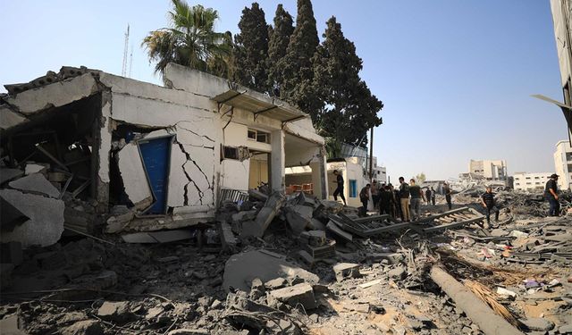 İsrail'in El-Mevasi Bölgesine Yaptığı Hava Saldırısında En Az 50 Filistinli Öldü