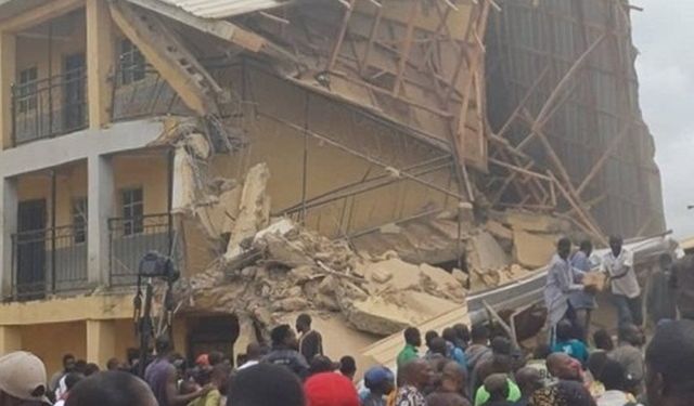 Nijerya'da Ortaokul Binası Çöktü: En Az 16 Ölü!
