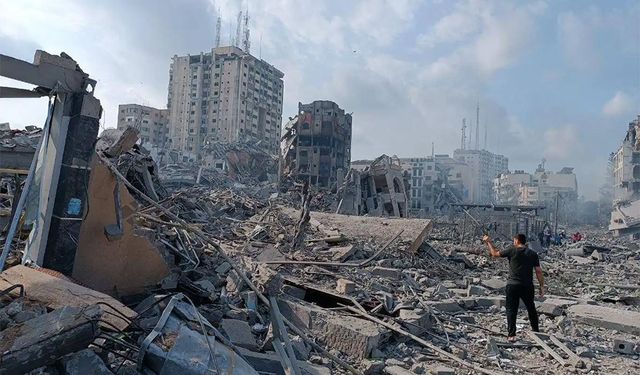 İşgalcilerin Bir Haftada Nuseyrat'a Yönelik 63 Bombardımanı: 91 Şehit, 251 Yaralı