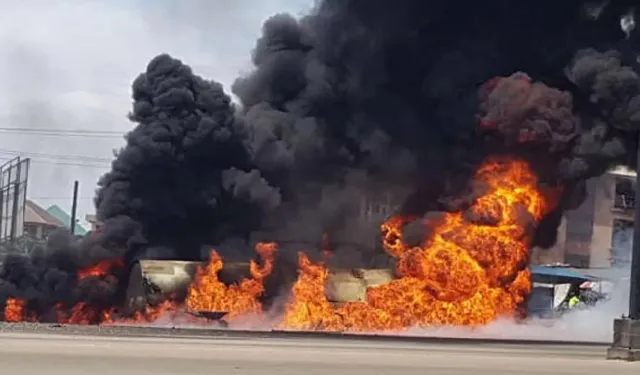 Nijerya'da Devrilen Tanker Faciası: 70 Ölü