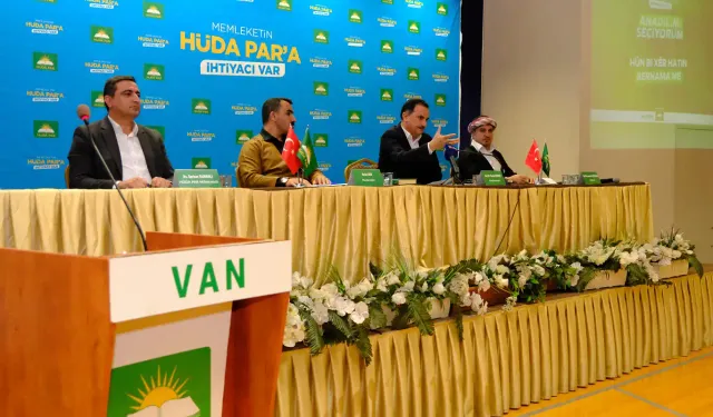 HÜDA PAR Van’da "Anadilimi Seçiyorum" Paneli Düzenledi