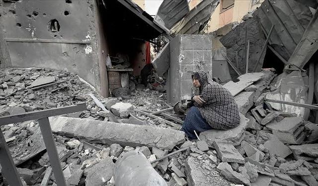 İsrail ordusunun Gazze'ye düzenlediği saldırılarda 46 şehit.