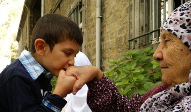 Hayırlı Evlat Yetiştirmenin Uhrevi Kazancı: Öldükten Sonra Bile Derecesi Yükselen Kullar