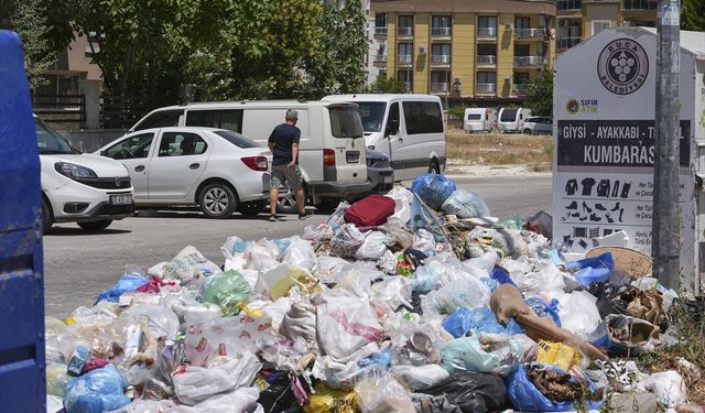 İzmir’de Çöp Manzarası Değişmiyor!