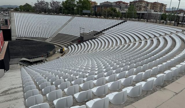 Barış Manço Amfi Tiyatro’da Modern Dönüşüm: Yalova Kültüre Nefes Alıyor