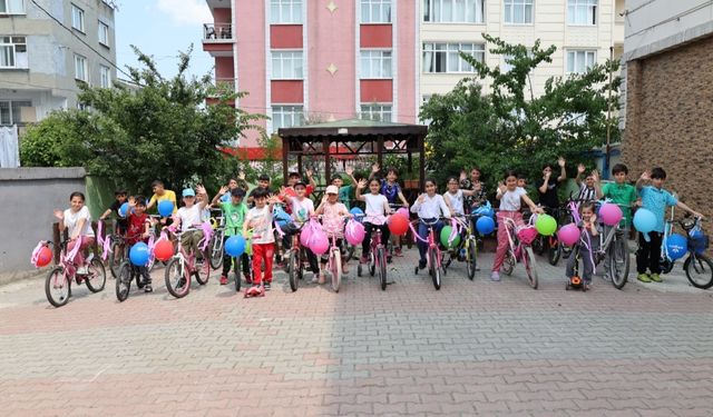 Esenler’de Öğrenciler Dünya Bisiklet Günü’nü Özgürce Pedal Çevirerek Kutladı