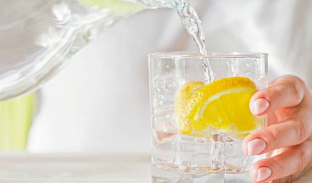Yatmadan Önce Limonlu Su İçmenin Bilinmeyen Faydası!