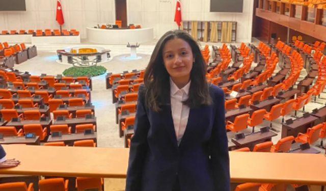 Yalova Üniversitesi Öğrencisi Nisa Nur Keklik, 19 Mayıs Temsilci Genç Programında Yalova’yı Gururla Temsil Etti