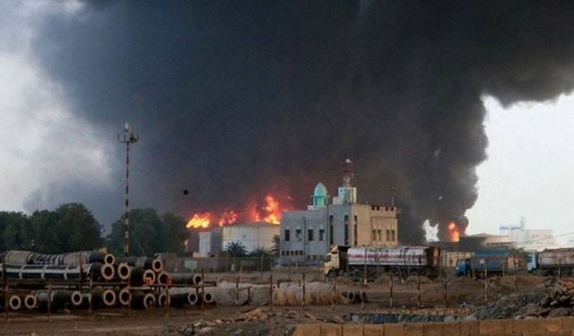 İsrail Donanmasından Yemen’in Hudeyde Limanına Husi Hedeflerine Saldırı