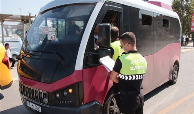 Yalova’da Minibüslere Sıkı Denetim: Klima ve Evrak Kontrolü Yapıldı