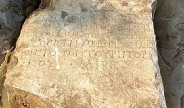 1900 Yıllık Roma Mezar Taşını Satmaya Çalışırken Yakalandı!