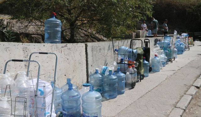 İzmir’de susuzluk çilesi: Vatandaşlar çeşmelere akın etti