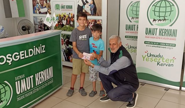 Minik yürekler harçlıklarını Gazze'ye bağışladılar