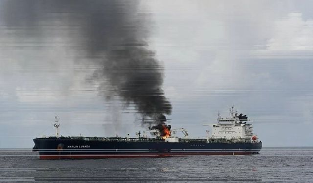 Siyonist İHA Yemen’de LPG Tankerini Vurdu: 27 Kişilik Mürettebat Ölümden Döndü