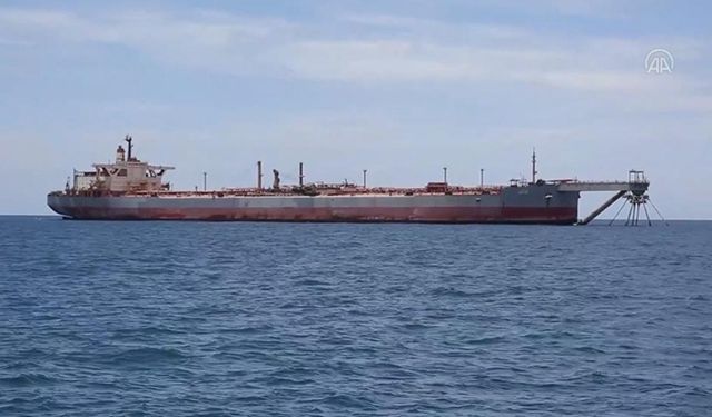 Ensarullah, Aden Körfezi’nde İsrail bağlantılı gemiyi vurdu.