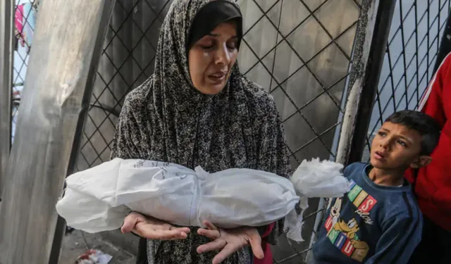 Gazze’de açlıktan ölümler artıyor: 457 kişi şehit oldu.