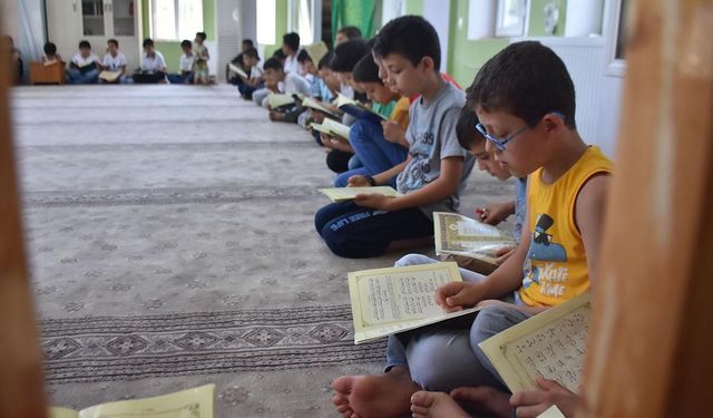 Yaz Kur’an Kurslarında Tarihi Rekor: 2,5 Milyon Çocuk Eğitim Aldı