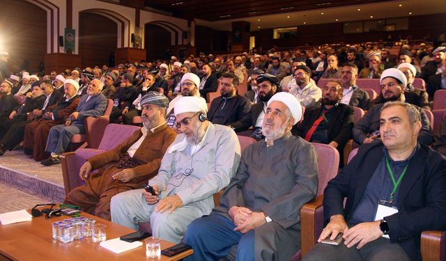 "Müslümanların kurtuluşu İslami kimliği korumaya bağlıdır"