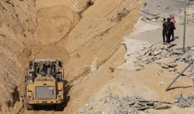 HAMAS, “sarı hat” bölgesinde ölü esirlerin cesetlerini çıkarmaya başladı.