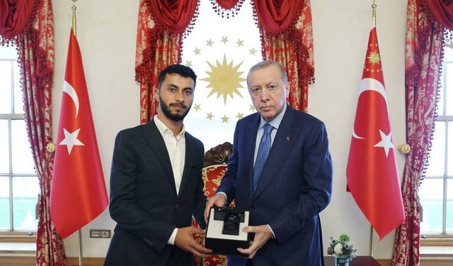 Cumhurbaşkanı Erdoğan, Oscar Ödüllü Filistinli Yönetmen Basel Adra’yı Kabul Etti
