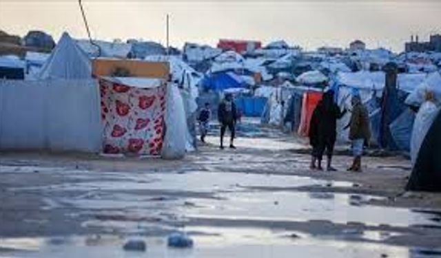 AB’den Uyarı: İsrail’in Yardım Kısıtlamaları Gazze’de Kışı Ölümcül Hale Getirdi