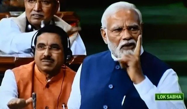 İşgal Meclisi’nde Modi Krizi! Konuşma Sırasında Salon Boşaldı