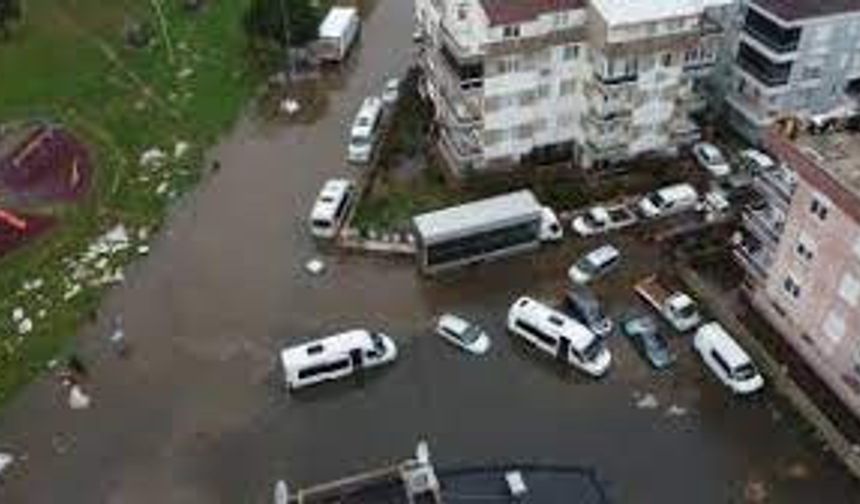 Antalya'nın 3 İlçesinde Şiddetli Yağışlar Nedeniyle Okullar Yarın da Tatil!