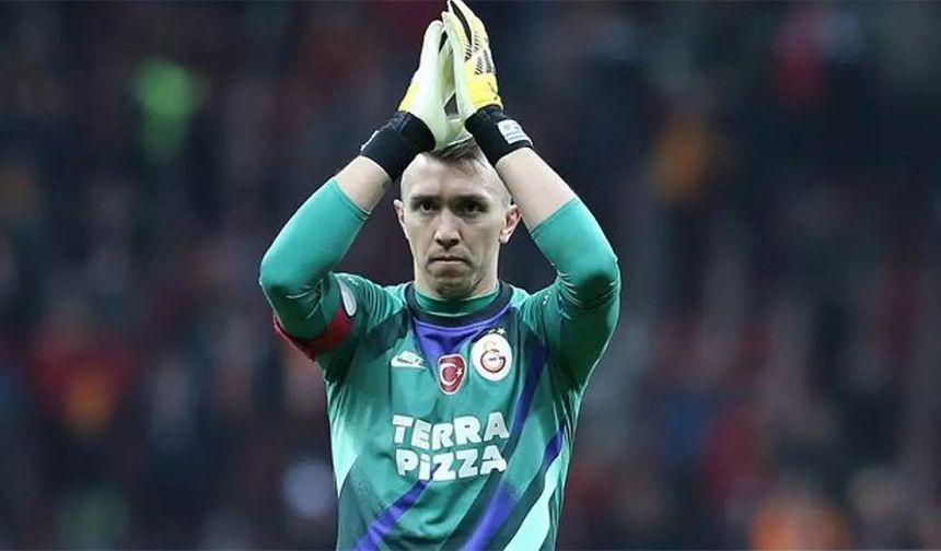 İtalyanlar Fernando Muslera Anlaşmasını Duyurdu! 1 Yıllık Sözleşmeye İmza Atacak