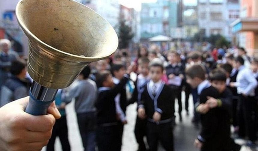 MEB'den Yeni Düzenleme: Tatil Süresi Kısalıyor, Okul Süresi Artıyor