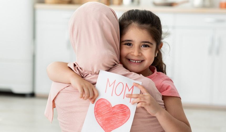 Anneler Gününde Anneye Özel Hediyeler: Farklı ve Özenle Seçilmiş Seçenekler