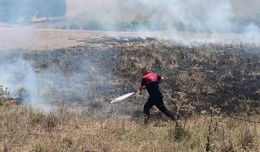 Çiftlikköy'de Korkutan Otluk Yangını Kontrol Altına Alındı