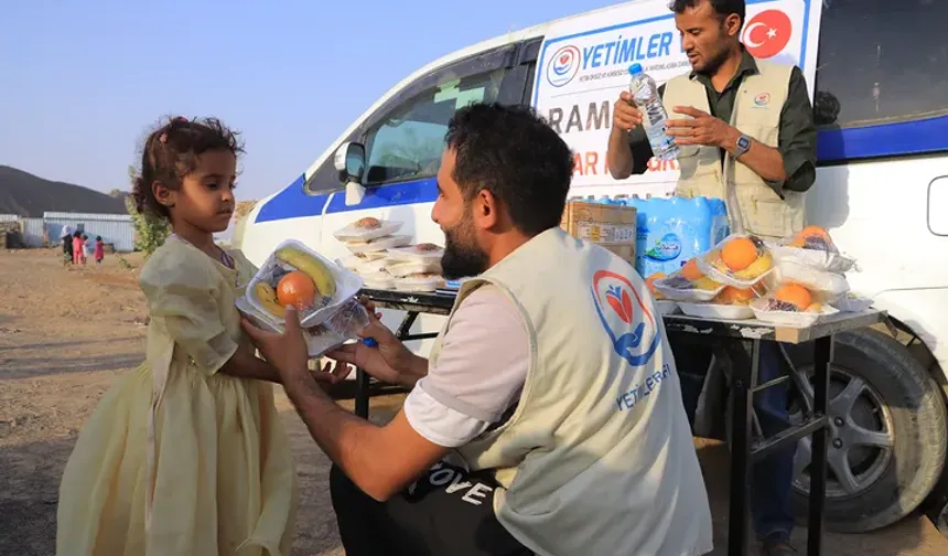 Yetimler Vakfı, Yemen’de İftar Sofraları Kuruyor.