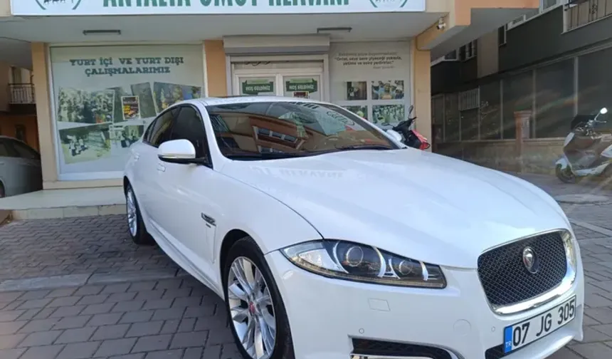 Antalyalı Hayırsever, Lüks Aracını Gazze İçin Bağışladı.