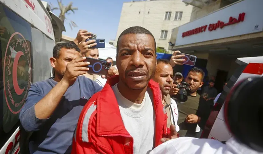 İşgalden Kurtarılan 10 Gazzeli Serbest Bırakıldı: Katliamdan Sağ Kurtulan Nasasra Gözyaşlarına Boğuldu