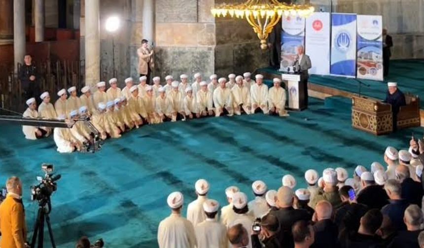 İstanbul İmam Hatip Lisesi’nden 57 Hafız Öğrenci İcazet Töreniyle Mezun Oldu