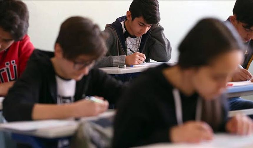 Lisede köklü değişiklik sinyali: Zorunlu eğitimde yeni modeller masada.