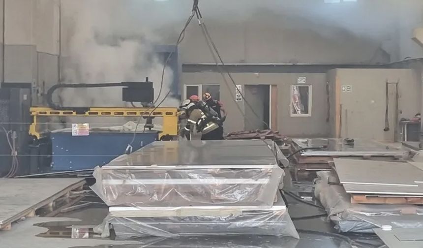 Yalova Taşköprü Sanayi'de Metal Yangını: Gazlar Açığa Çıktı