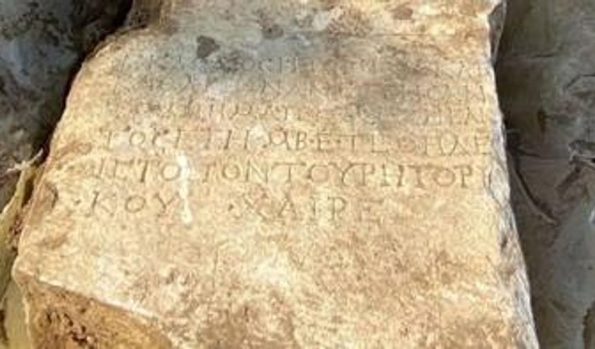 1900 Yıllık Roma Mezar Taşını Satmaya Çalışırken Yakalandı!