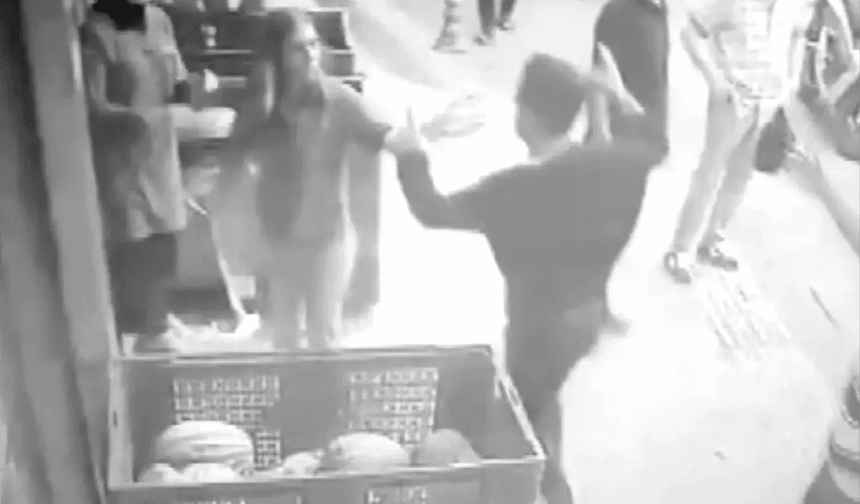Yalova’da Dehşet: Eski Sevgilisine Saldırdı, Müdahale Edeni Bıçakladı!