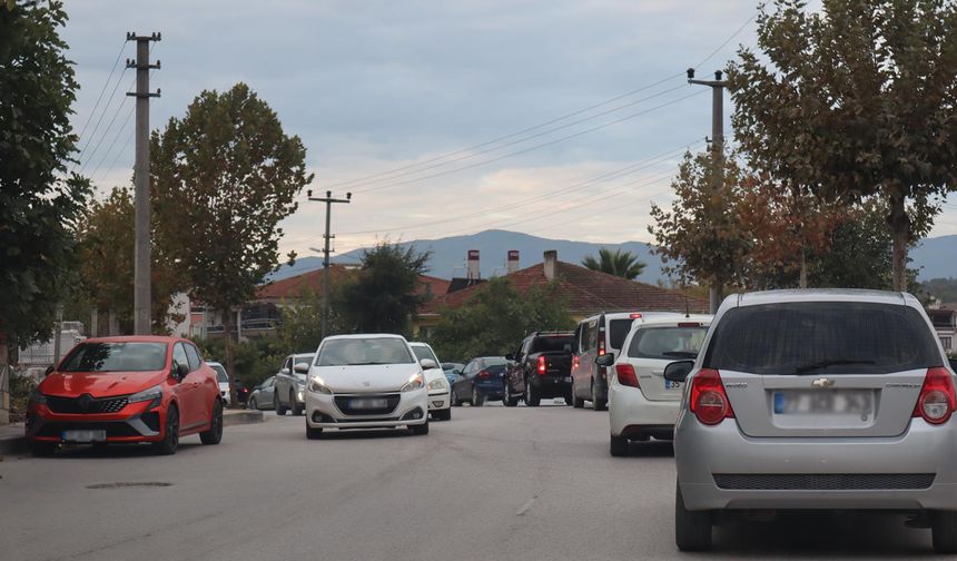Yalova’da Trafik Çilesi: Safran Yolu ve Yakup Acar Caddesi’nde Yoğunluk Sürüyor