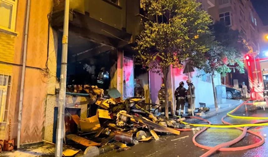 Bağcılar’da 5 Katlı Binada Çıkan Yangın Kontrol Altına Alındı
